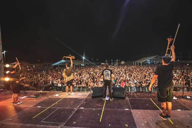 Zoo Pose Juergas Rock 