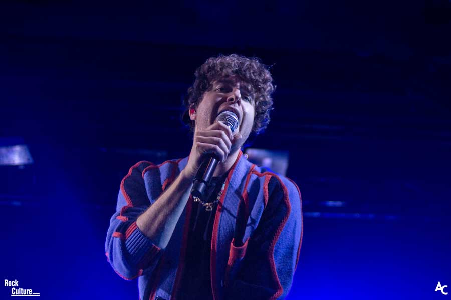 cantante the kooks