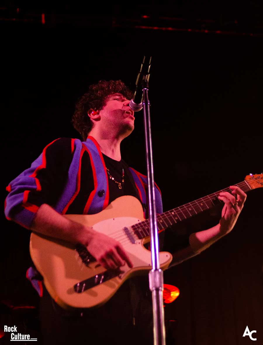 cantante the kooks