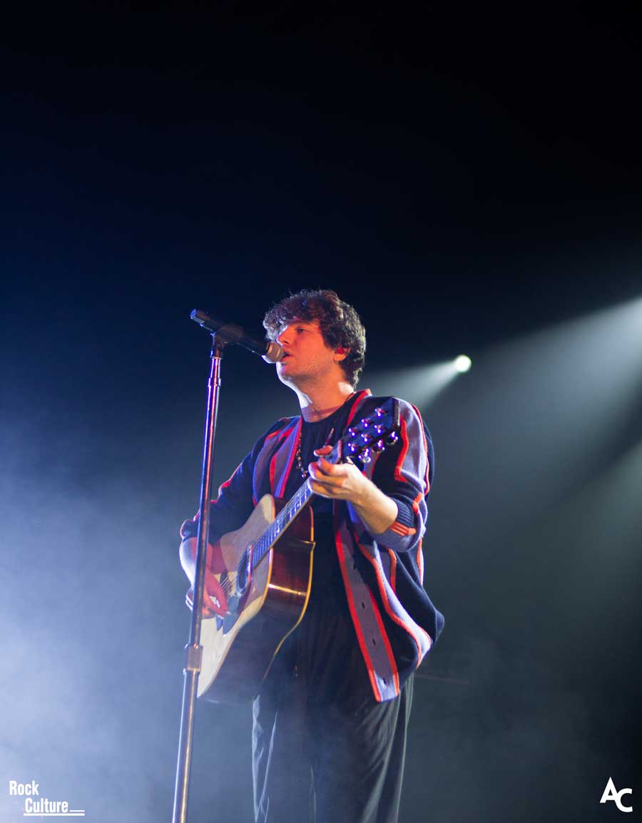 cantante the kooks