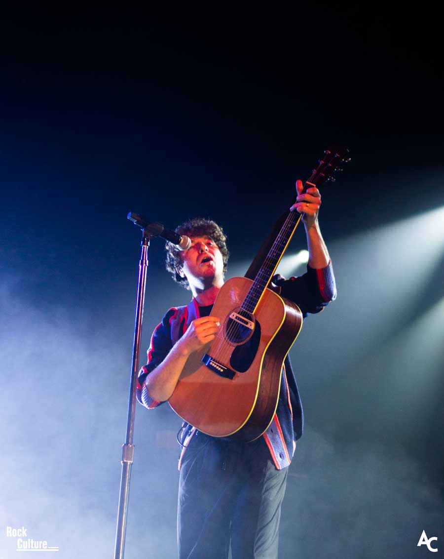 cantante the kooks