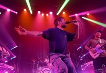 Crónica – Enter Shikari y Death By Romy llenan la Capitol en Santiago