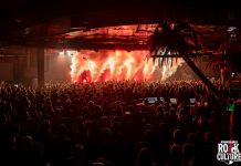 La Riviera se rinde ante la contundencia de Soziedad Alkoholika