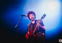 Wolfmother celebra los 20 años de su debut con un potente concierto en el Roig Arena.